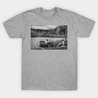 Summertime with Virginia Woolf (Black&White Edition) T-Shirt